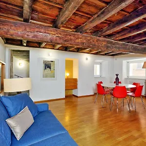  Apartment Parione Charme - My Extra
