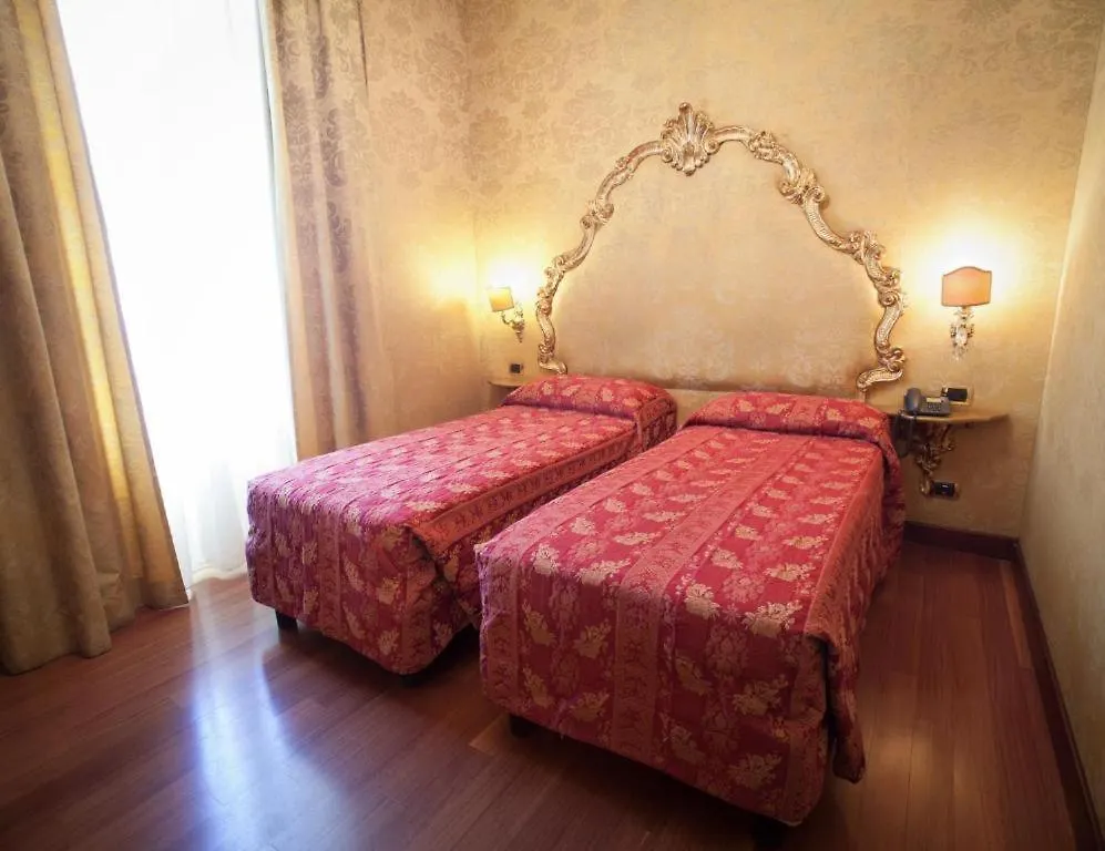 Hotel Des Epoques Rom 3*,
