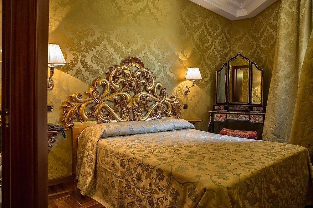 Hotel Des Epoques Rom 3*,  Italien
